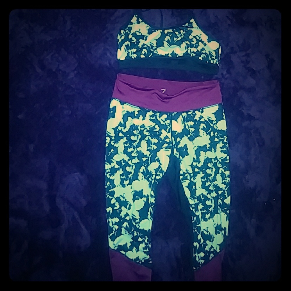 Yoga set (Capris leggings w/ matching sports bra)